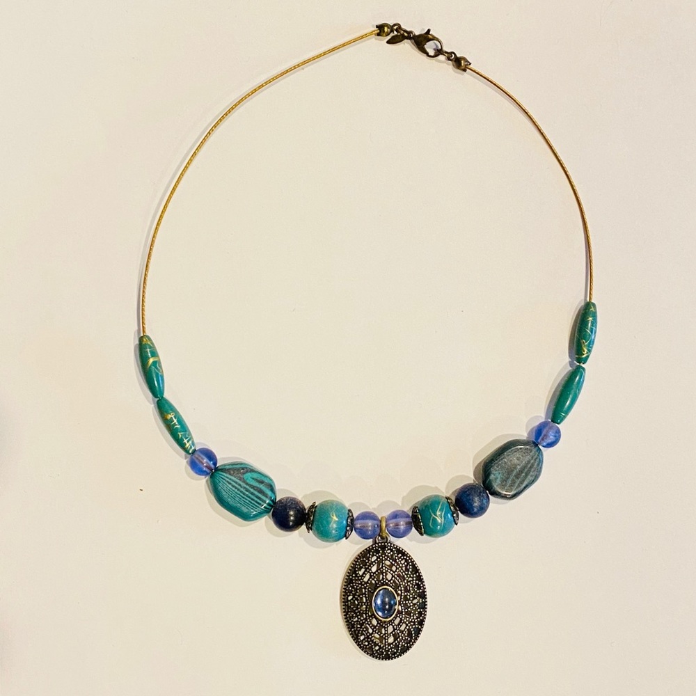 NWT Marked Teal Green Blue Beaded Pendant Necklace - Picture 4 of 7